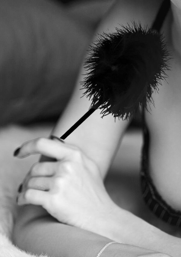 Ouch! Feather Kieteleir voor Gevoeligheid Scènes